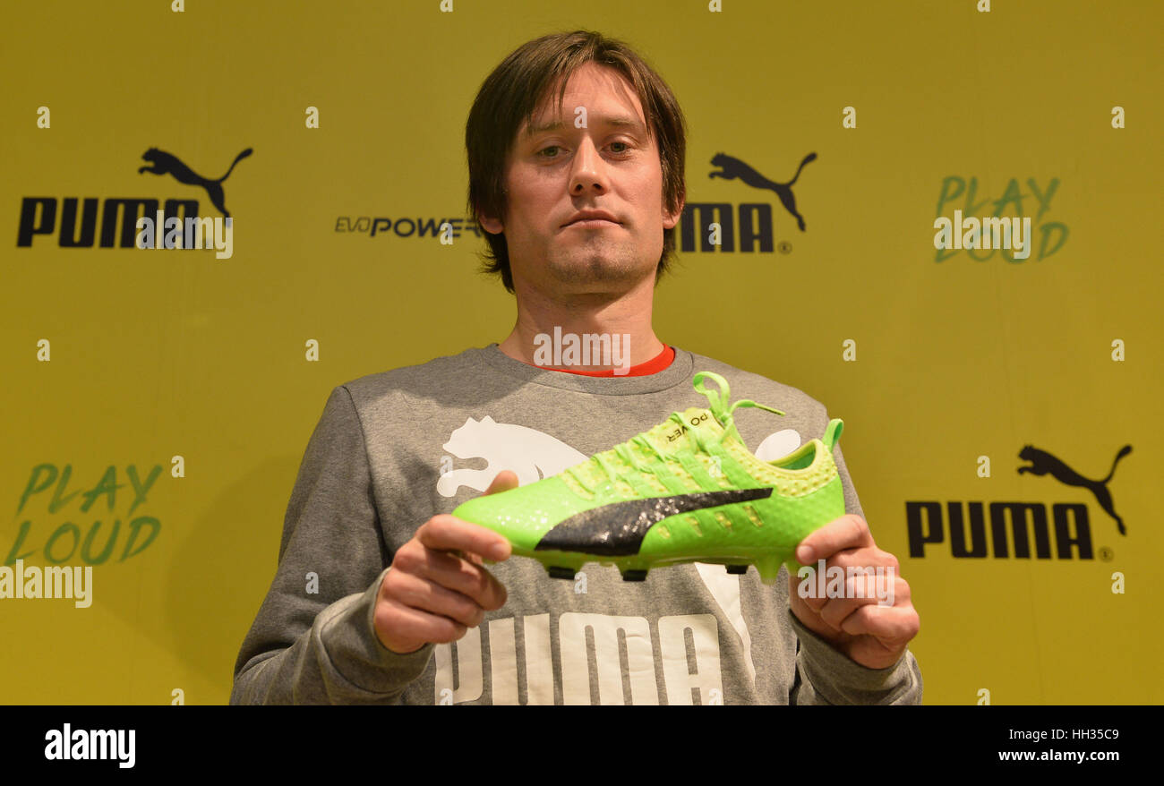 Fútbol Puma Fotos e Imágenes de stock - Alamy