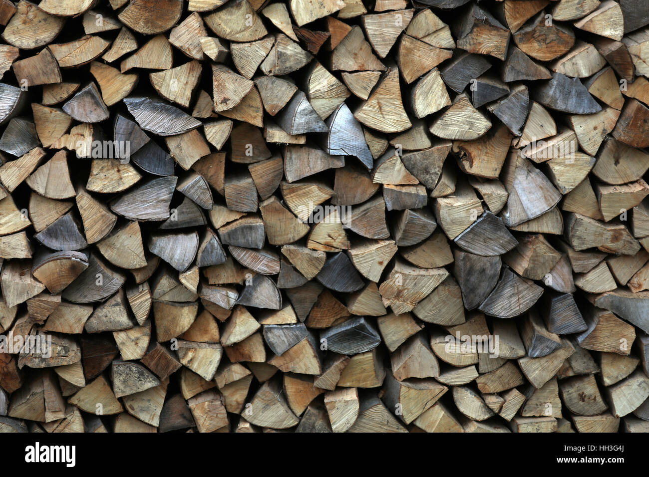 Brennholz Kaminholz Feuerholz gespalten Foto de stock