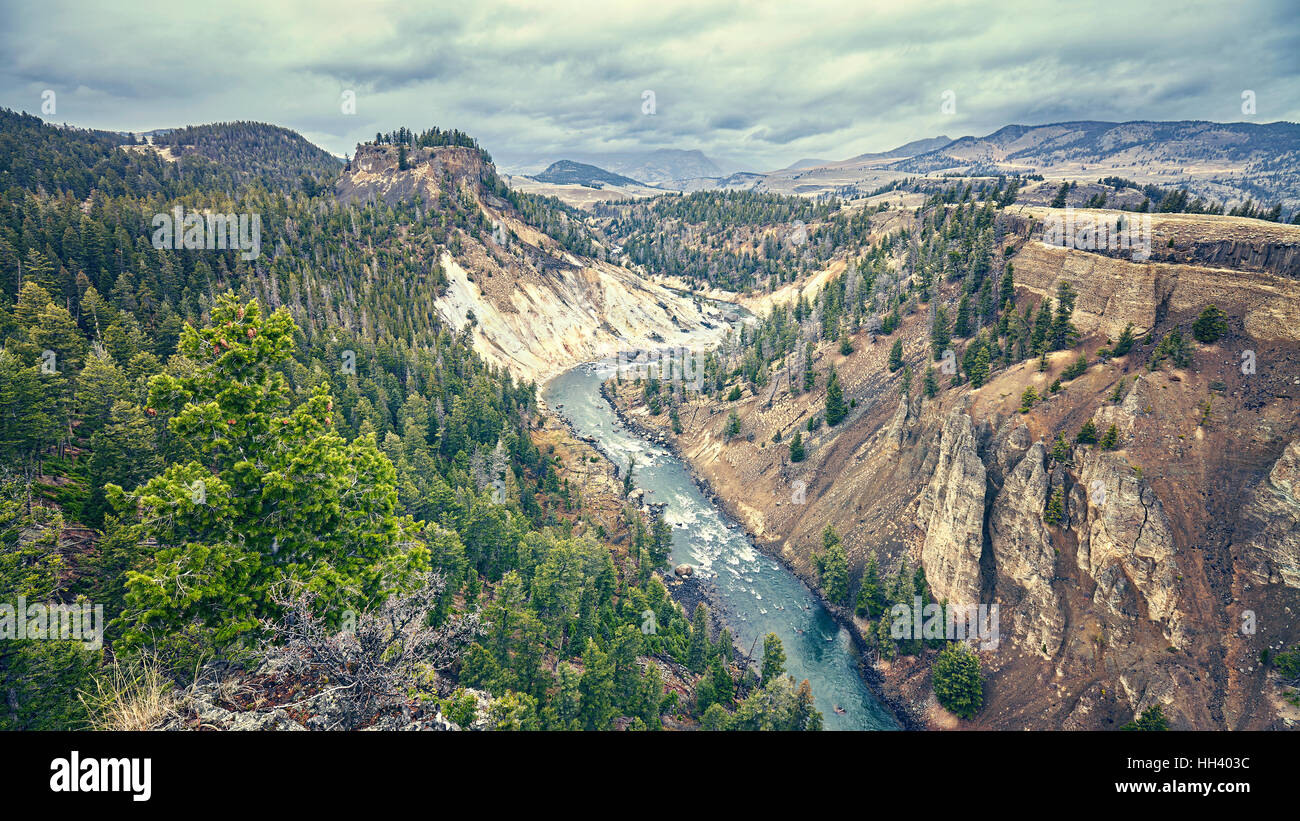 Tonos Canyon, en el Parque Nacional de Yellowstone, en día lluvioso, Wyoming, Estados Unidos. Foto de stock