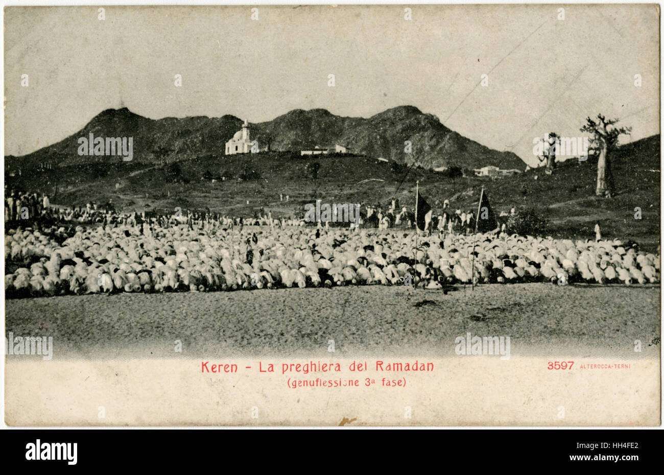 Kern, Eritrea - oraciones de Ramadán - genuflexión, la tercera fase. Foto de stock