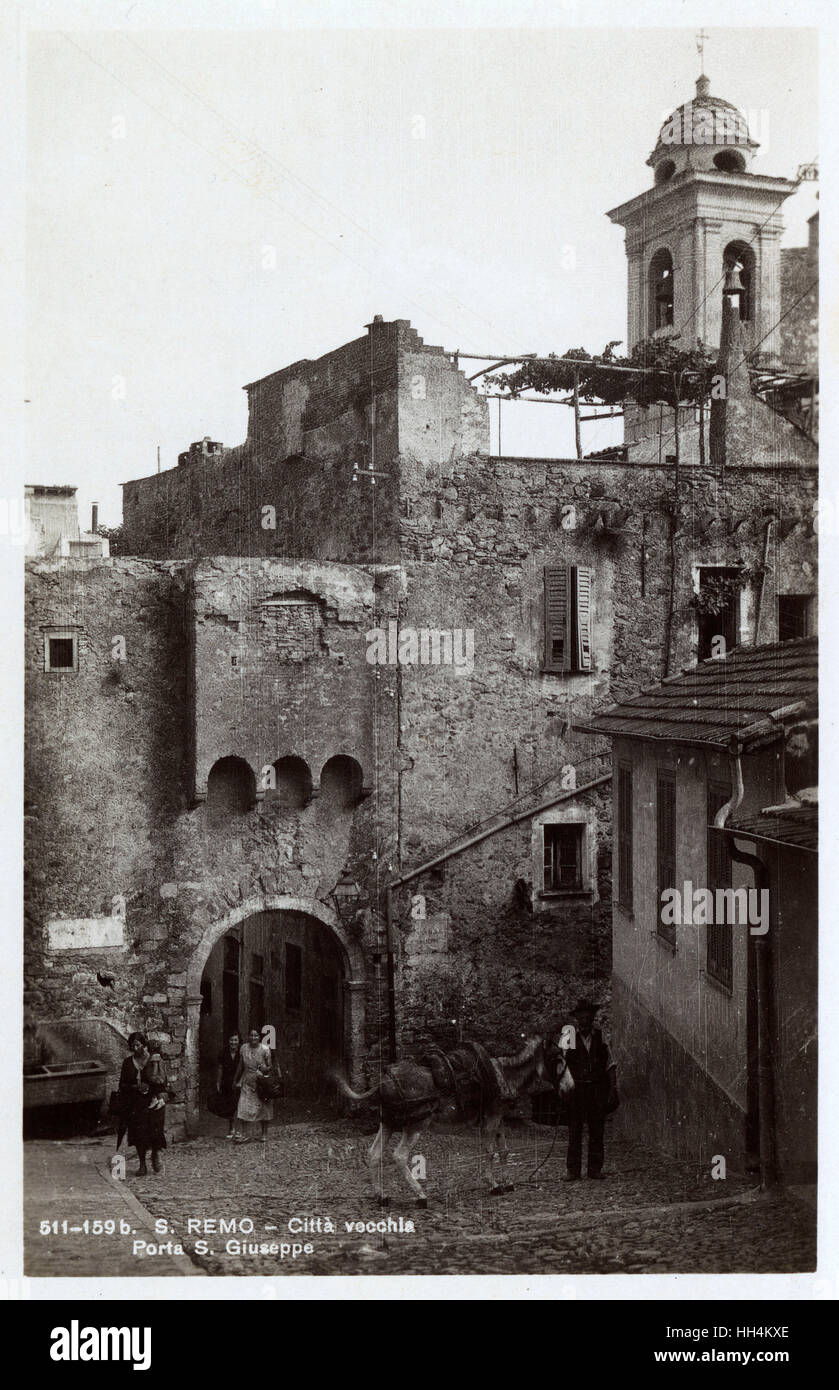 Italia - San Remo - El S. Giuseppe (San José) Gate - Ciudad Vieja. Foto de stock