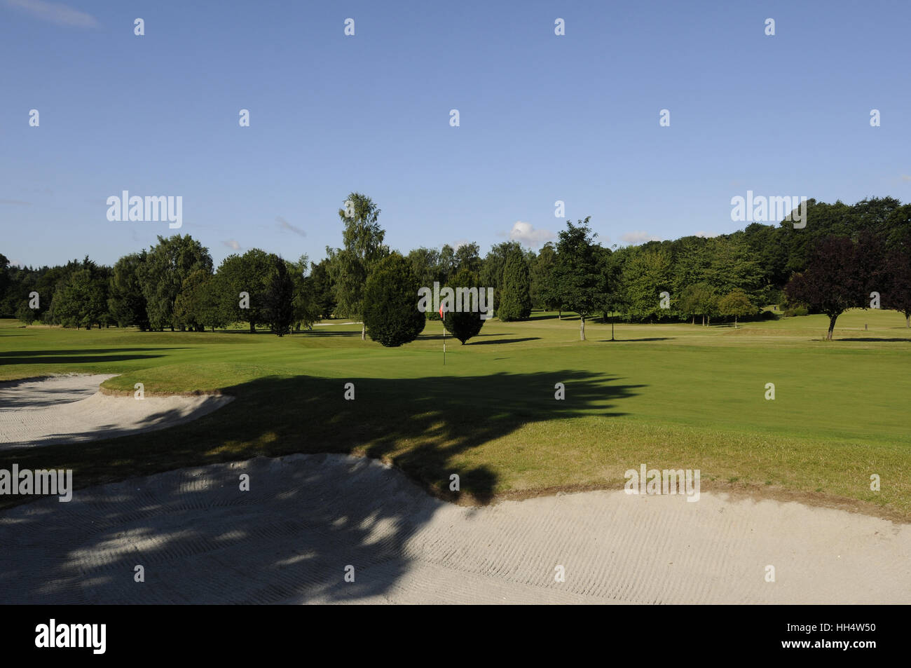 Ver más búnkers a 18 Green Club de Golf Basingstoke Hampshire Inglaterra Foto de stock