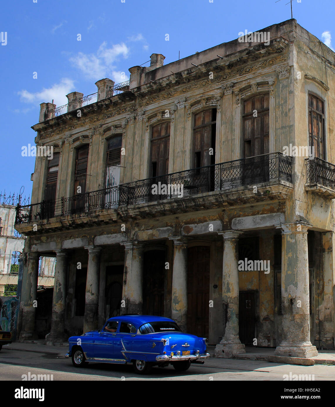 Imágenes de La Habana, Cuba. La arquitectura de La Habana. Coches Antiguos en La Habana, Cuba. Foto de stock