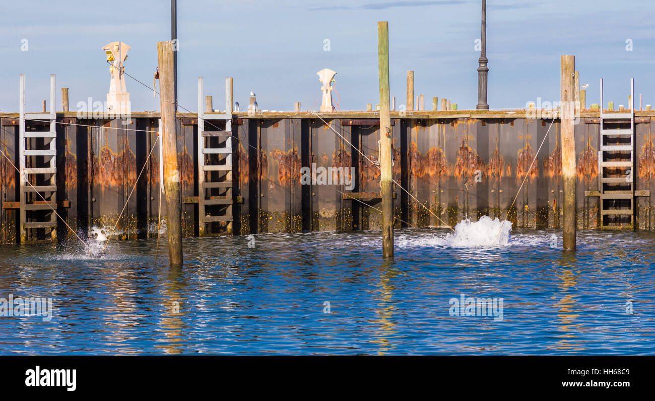 Aireador de agua fotografías e imágenes de alta resolución - Alamy