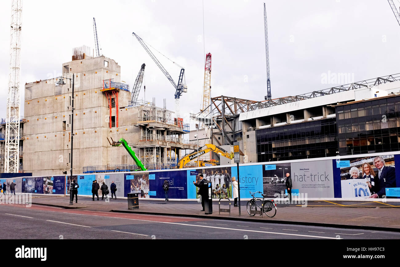Los trabajos de construcción en White Hart Lane el estadio de fútbol de Tottenham Hotspur North London UK Foto de stock
