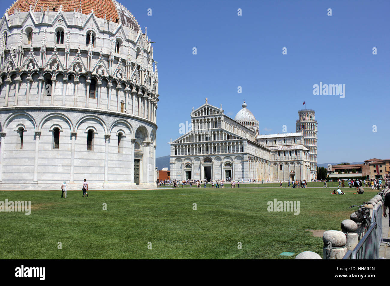 Plaza de los milagros / Piazza del Duomo y la Piazza dei Miracoli