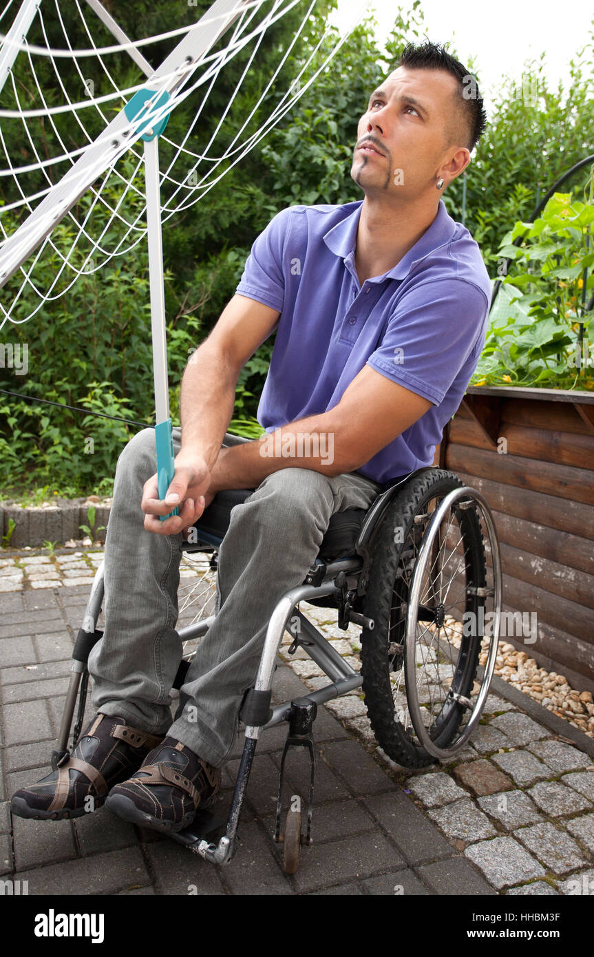 Silla de ruedas, lavado, lavado, obstaculizadas, autónoma, discapacidad,  minusvalía, man Fotografía de stock - Alamy