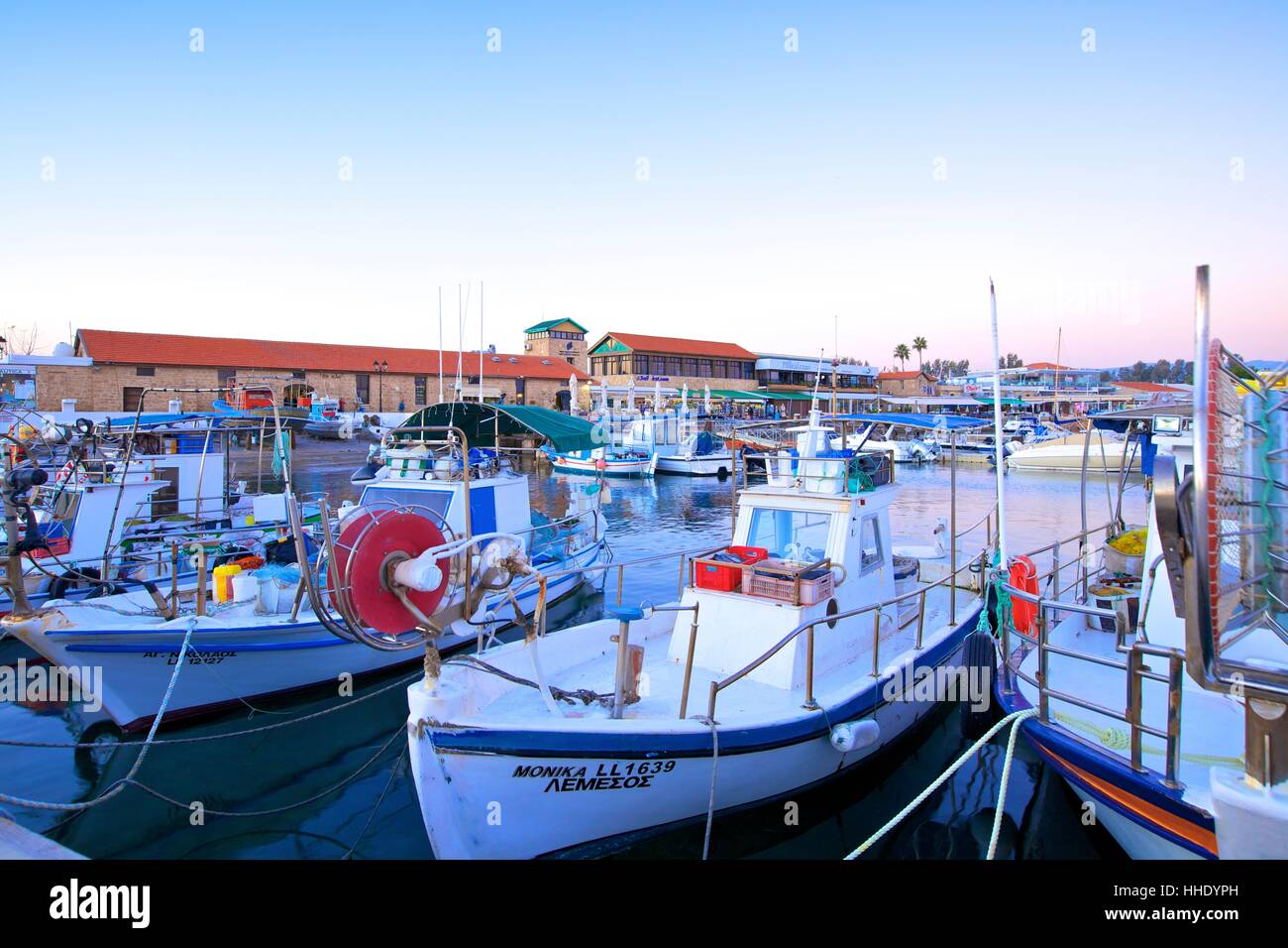 Puerto de Paphos, Paphos, Chipre, Mediterráneo Oriental Foto de stock