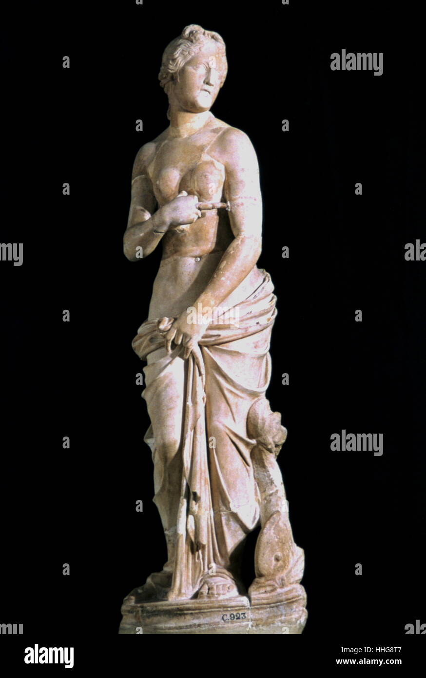 2do siglo estatua de Venus, la diosa romana del amor y de la belleza, que se muestra en el museo del Bardo en Túnez Foto de stock
