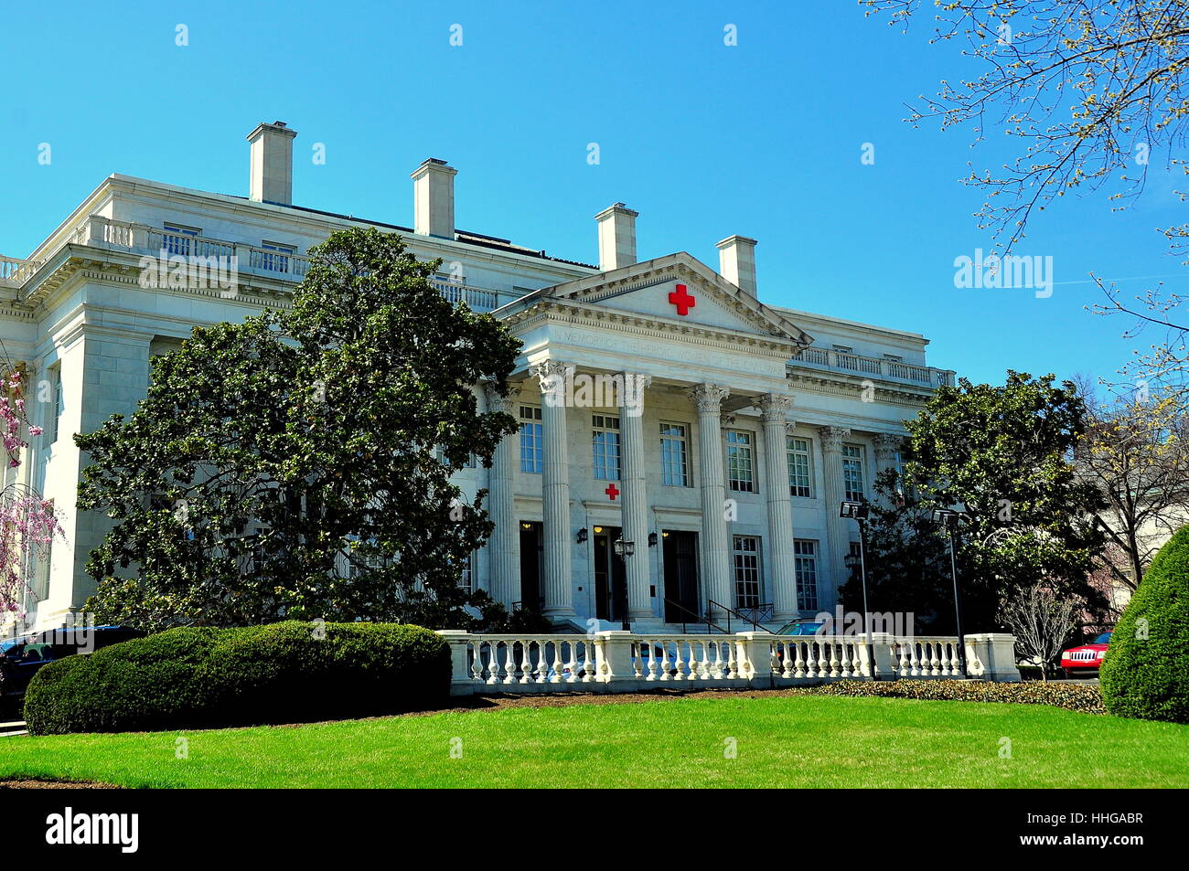 Washington, DC - Abril 10, 2014: El edificio de la Cruz Roja Americana en 17th Street NW * Foto de stock