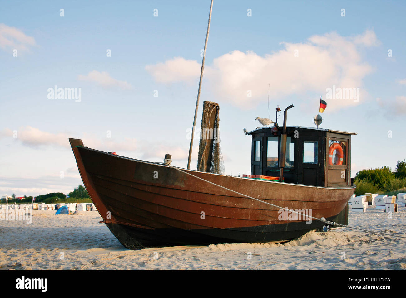 La playa, el paseo marítimo, la playa, el mar, el agua, el agua salada del mar Báltico, mar, océano, Foto de stock