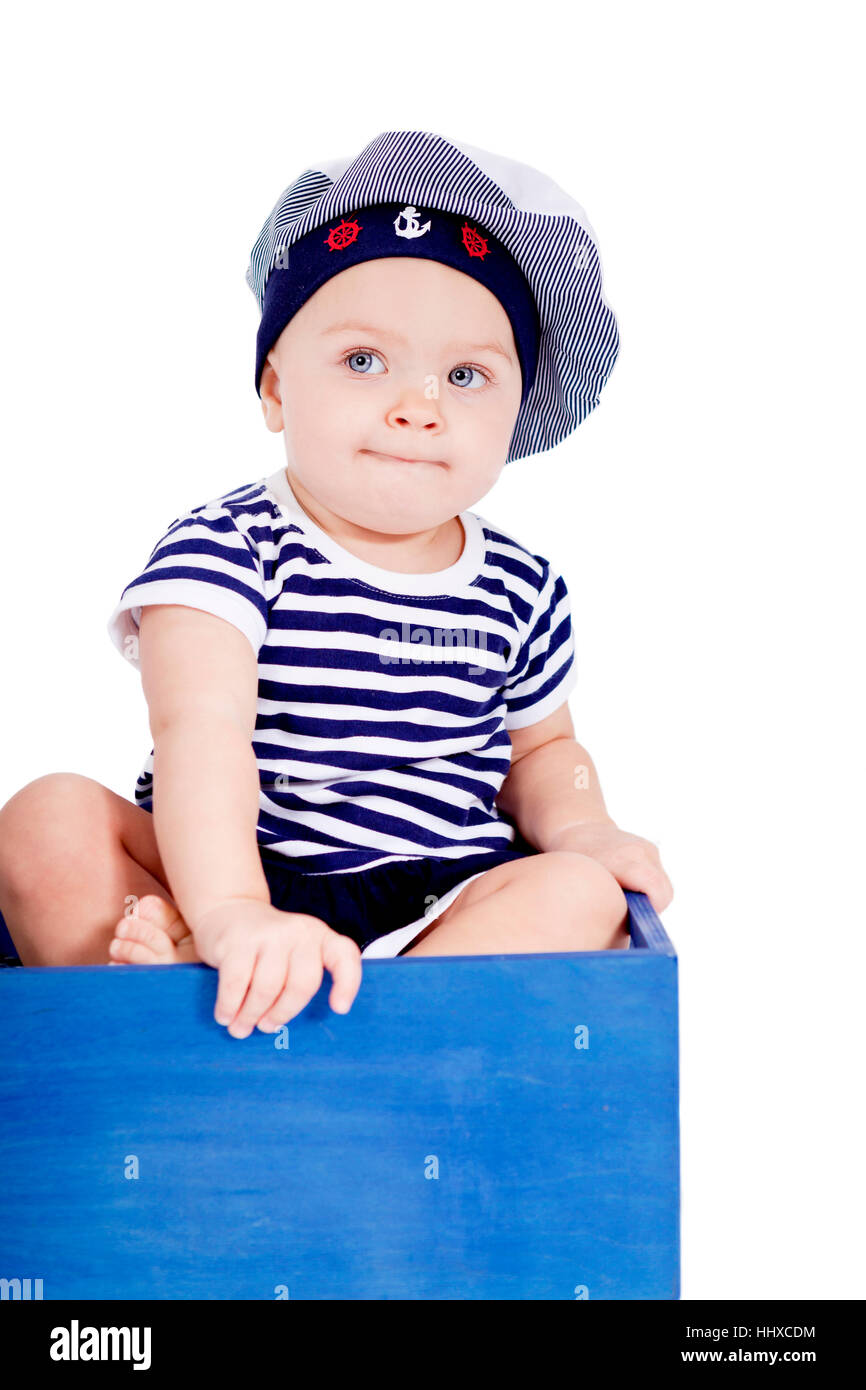 Tumor maligno tratar con ampliar Bebé niño en un traje de marinero freisteller jugando Fotografía de stock -  Alamy