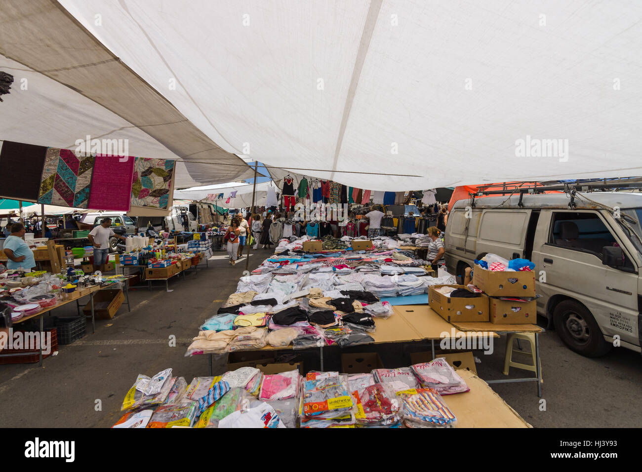 Heraklion Grecia 16 De Julio De 2016 Creta Popular Entre Los Residentes Y Turistas Mercado Gitano Fotografia De Stock Alamy