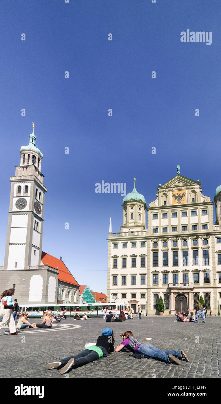 Augsburg: Torre Perlach, Ayuntamiento en la plaza Rathausplatz, Schwaben, suabia, Bayern, Baviera, Alemania Foto de stock