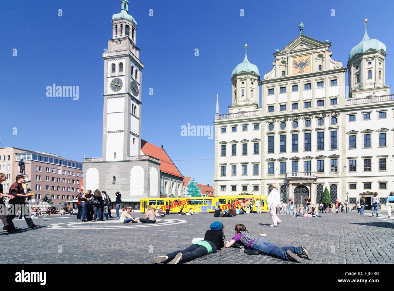 Augsburg: Torre Perlach, Ayuntamiento en la plaza Rathausplatz, Schwaben, suabia, Bayern, Baviera, Alemania Foto de stock