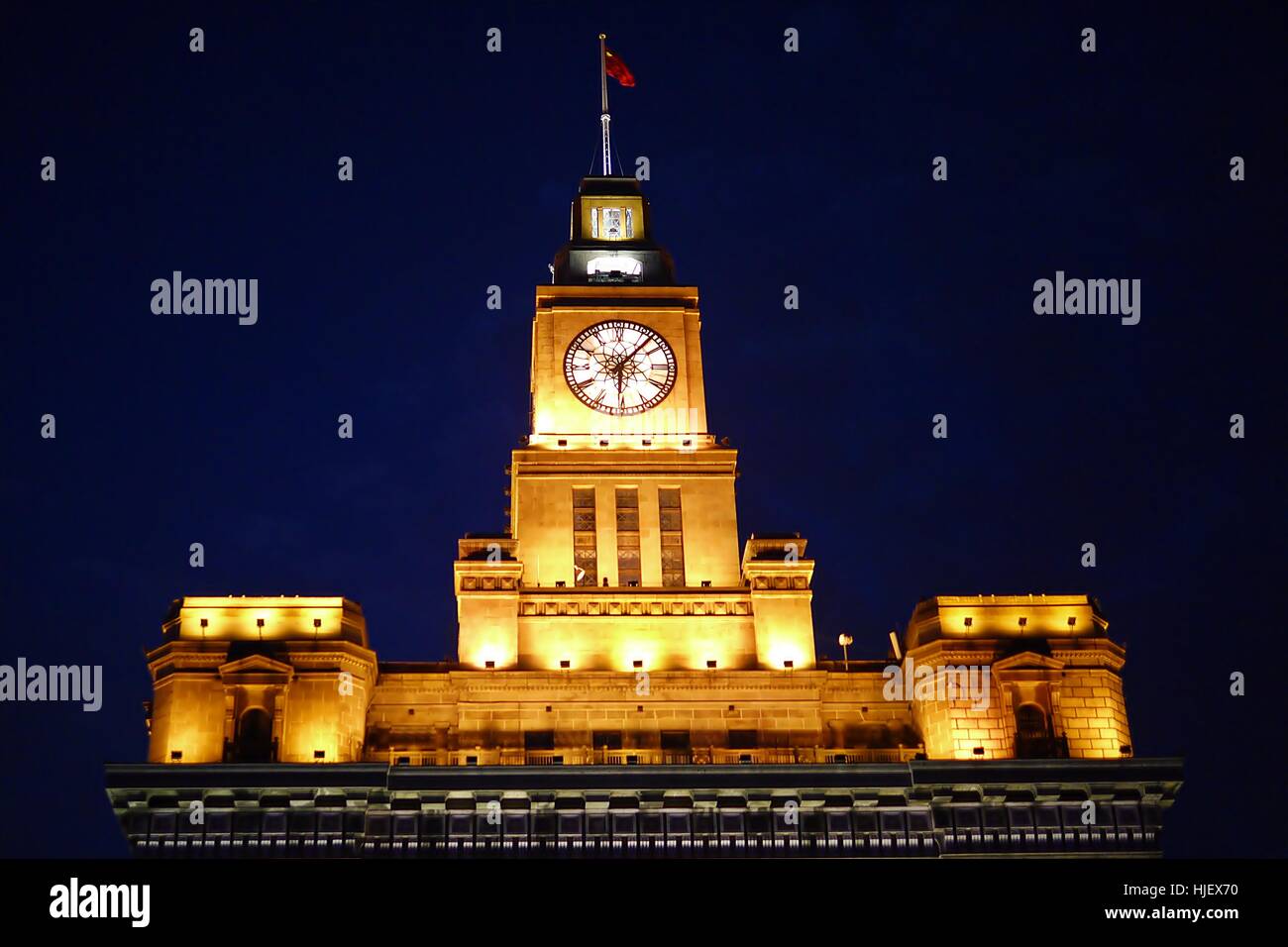 La torre del reloj, Shanghai Old Custom House, el Bund, Shanghai, China  Fotografía de stock - Alamy