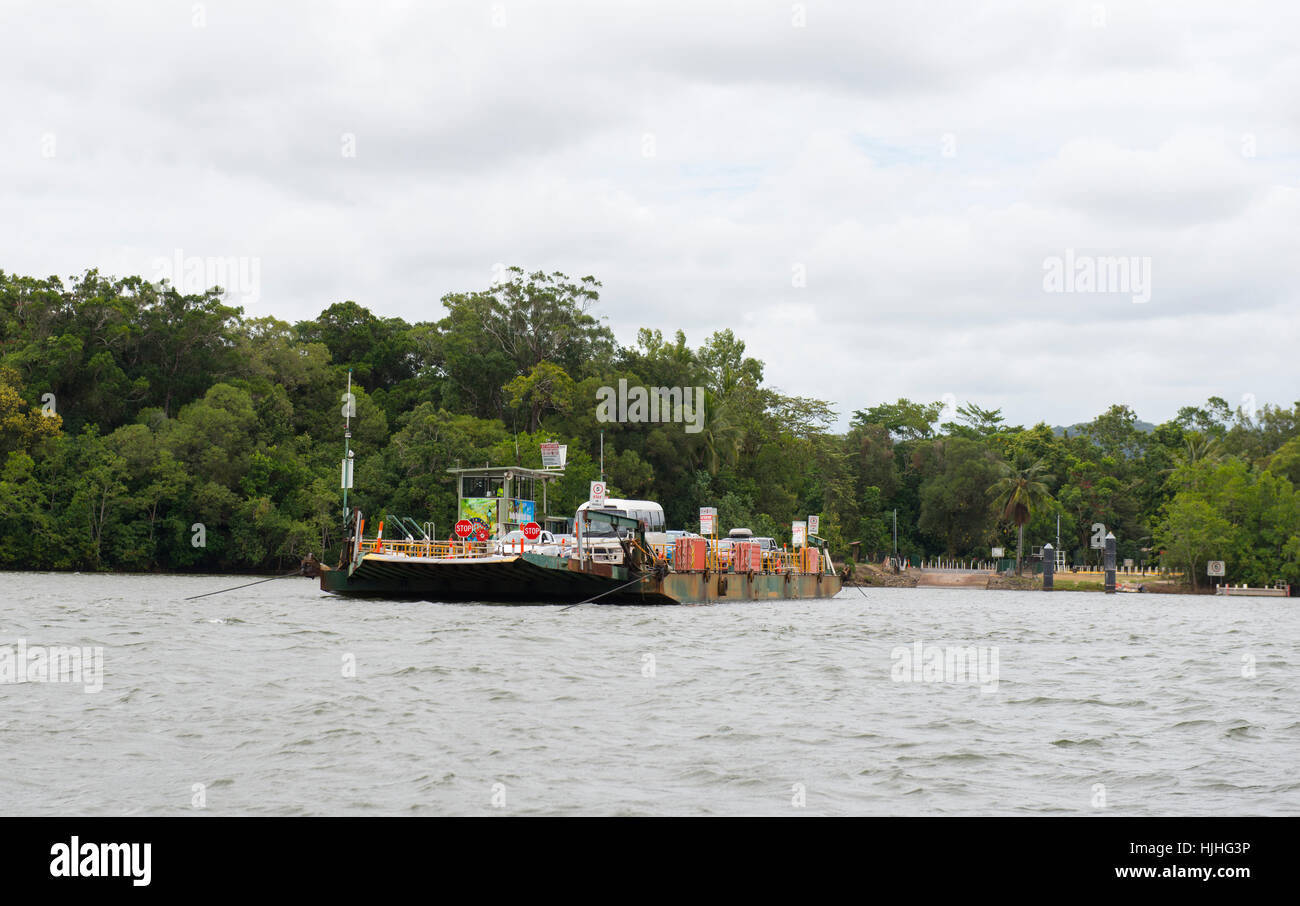 El Río Daintree Ferry de cable, Queensland, Australia Foto de stock