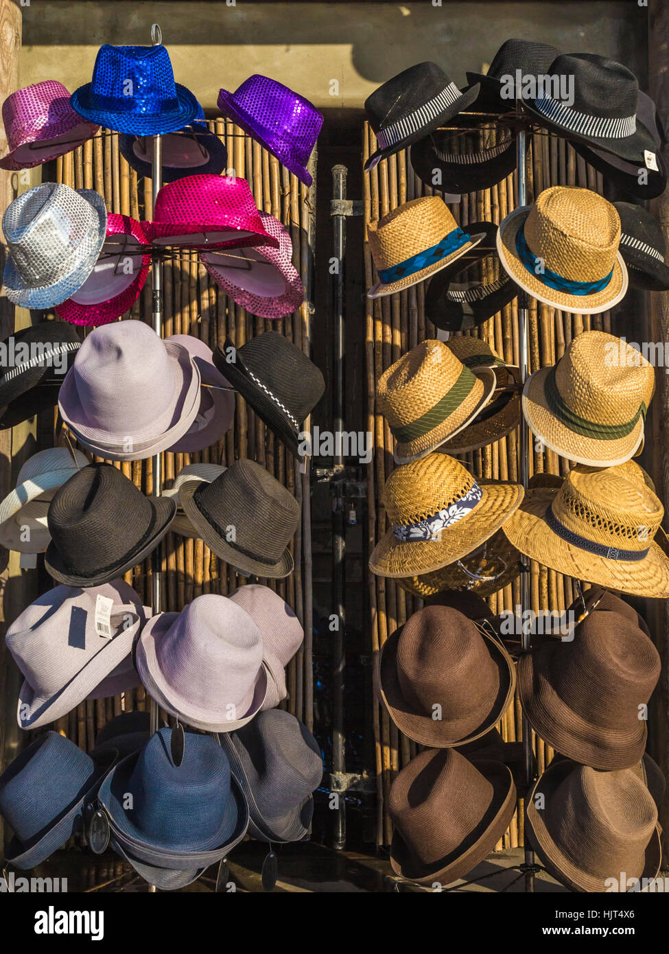 Sombreros para venta en Mission San Diego Fotografía de stock