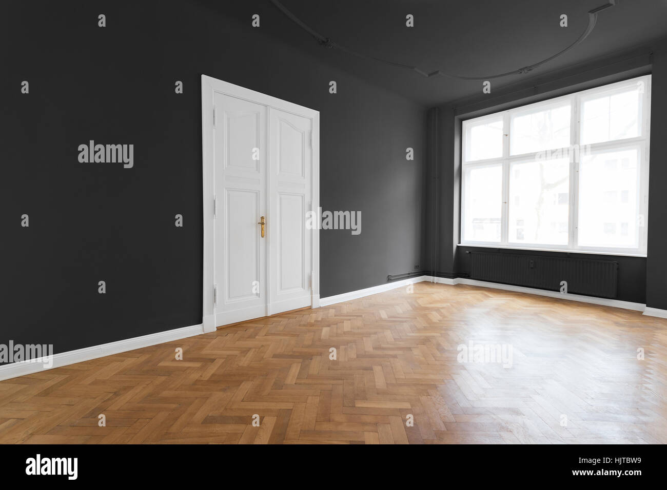 Habitación Vacía - apartamento interior - real estate - paredes negras  Fotografía de stock - Alamy