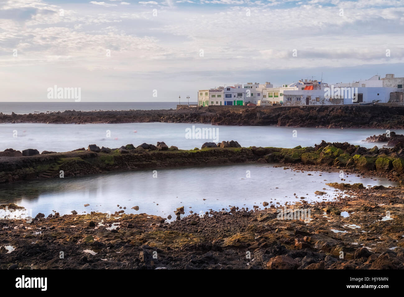 Piscinas de agua de mar, Punta Mujeres, en Haría, Lanzarote, Islas Canarias, España Foto de stock