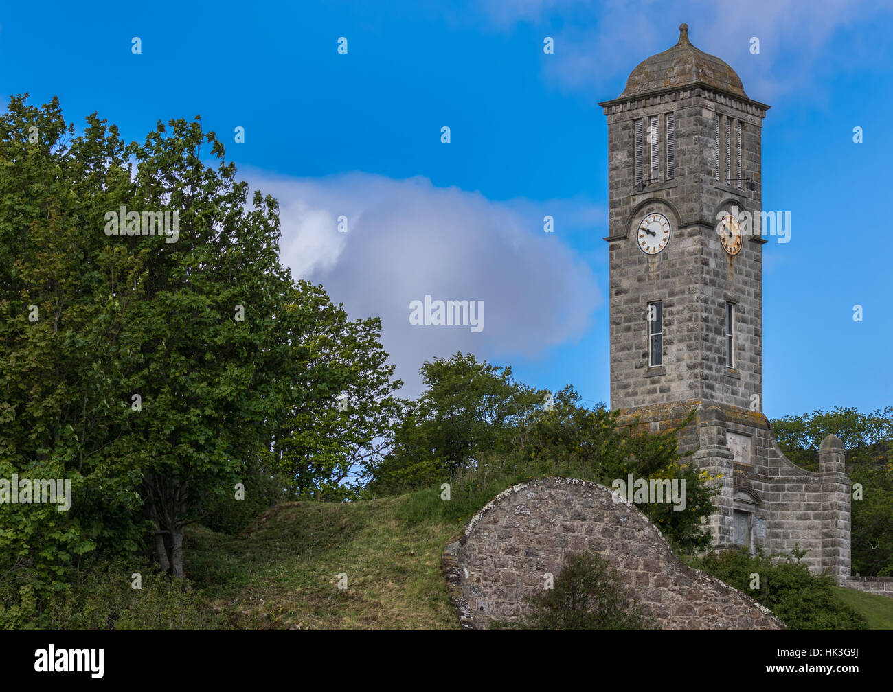 Gran Memorial de Guerra y torre a Helmsdale, Escocia. Foto de stock