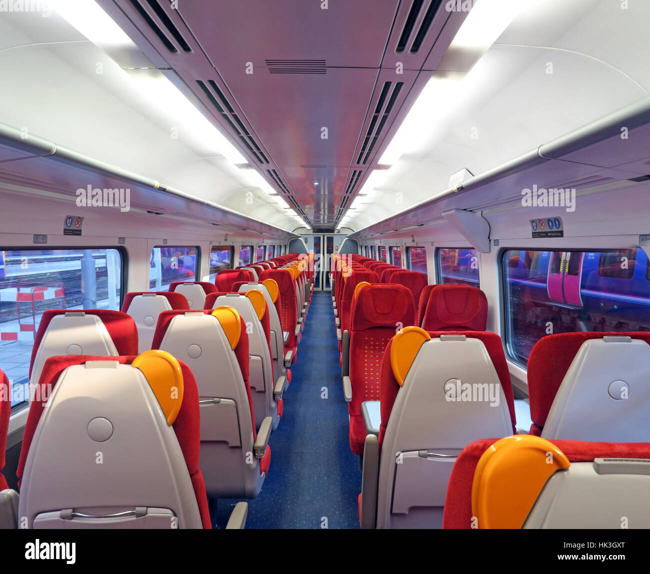 Interior del tren de East Midlands Carriage, Nottingham, Inglaterra, Reino Unido Foto de stock