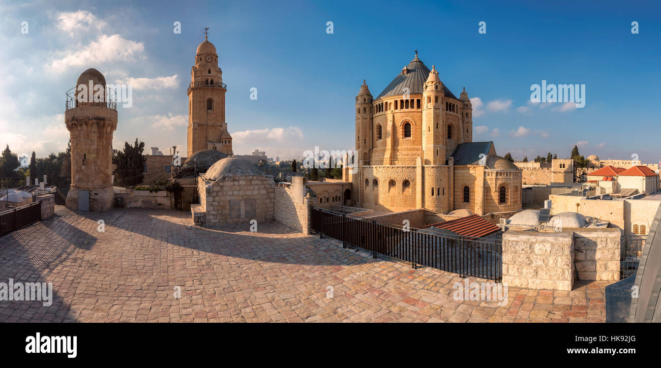 Panorama Iglesia de la Dormición al atardecer. Jerusalén, Israel Foto de stock