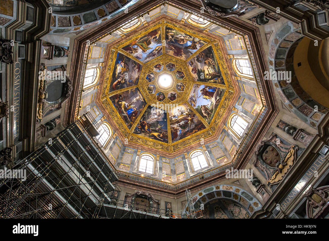 Florencia, Italia, 27 de octubre de 2015 : los interiores y detalles arquitectónicos de la capilla Medici, 27 de octubre de 2015 en Florencia, Italia. Foto de stock