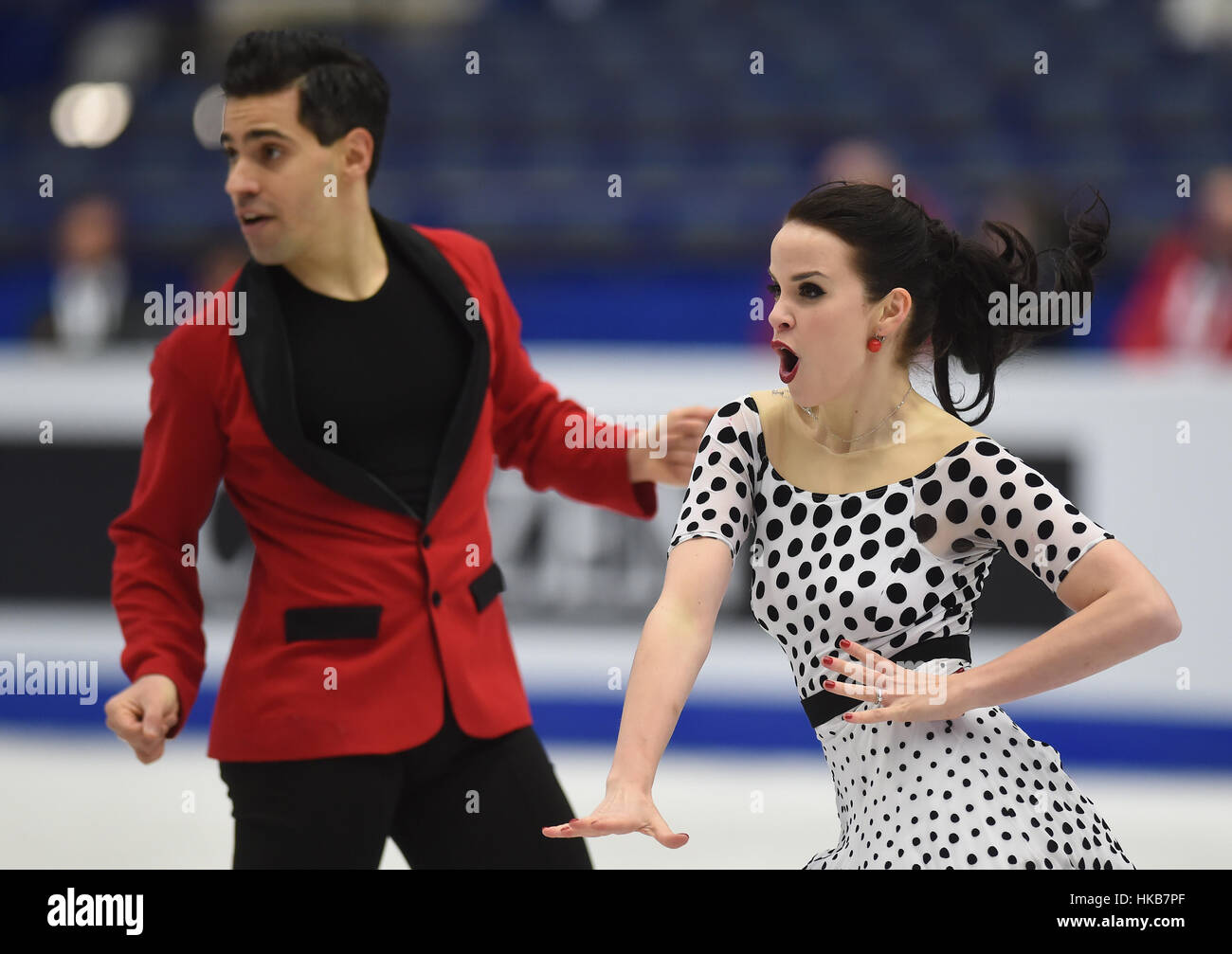 Ostrava, República Checa. El 26 de enero, 2017. Anna Cappellini y Luca  Lanotte de Italia competir durante el programa corto del par de participar  en el Campeonato Europeo de Patinaje Artístico en