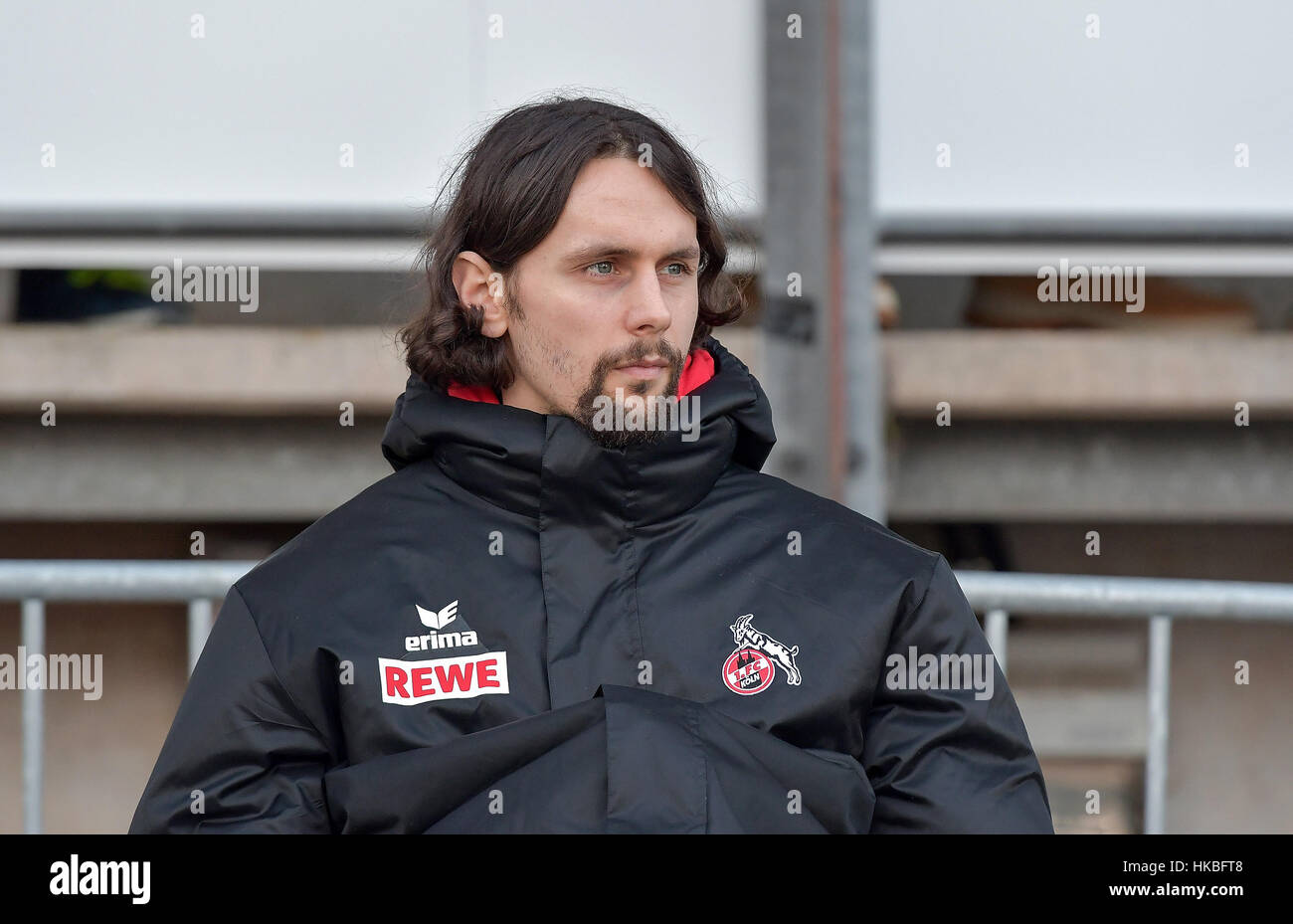 Darmstadt, Alemania. 28 ene, 2017. Torsten Frings, headcoach de Darmstadt,  en el estadio en la Boellenfalltor antes de la Bundesliga alemana de fútbol  entre SV Darmstadt 98 y 1.FC Colonia en el