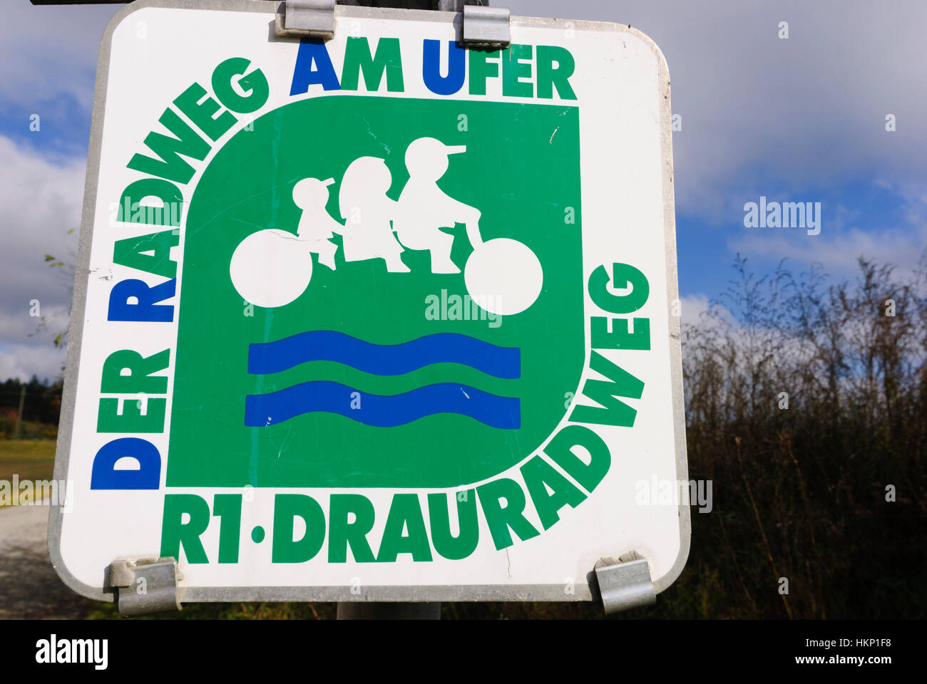 Rosegg: marcado signo Drauradweg (Drau), ciclo ruta , Kärnten, Carintia, Austria Foto de stock