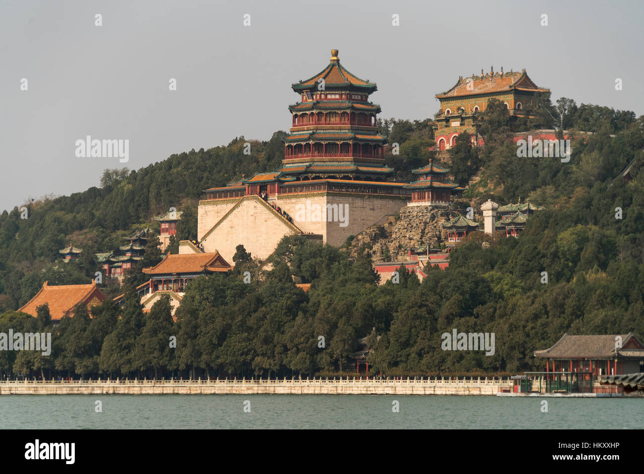 La Colina de la longevidad y la Torre del incienso budista, Palacio de Verano, Beijing, China Foto de stock