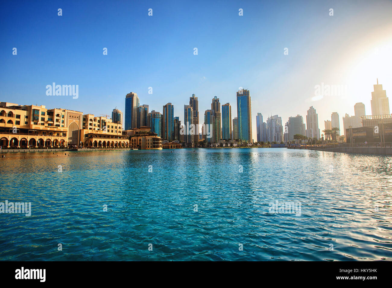 Eau. El centro de Dubai skyline. Foto de stock