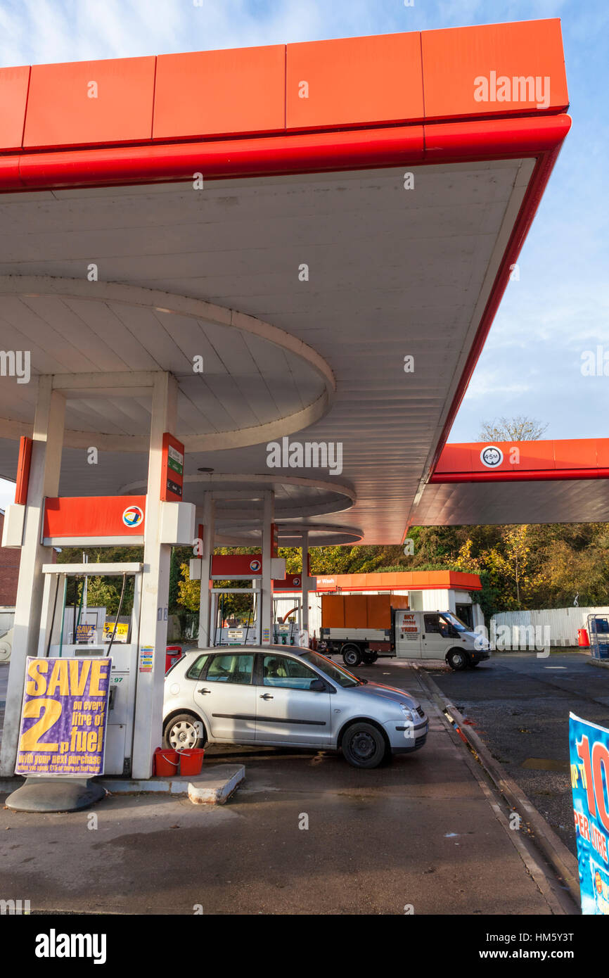Gasolinera forecourt, Nottinghamshire, Inglaterra, Reino Unido. Foto de stock