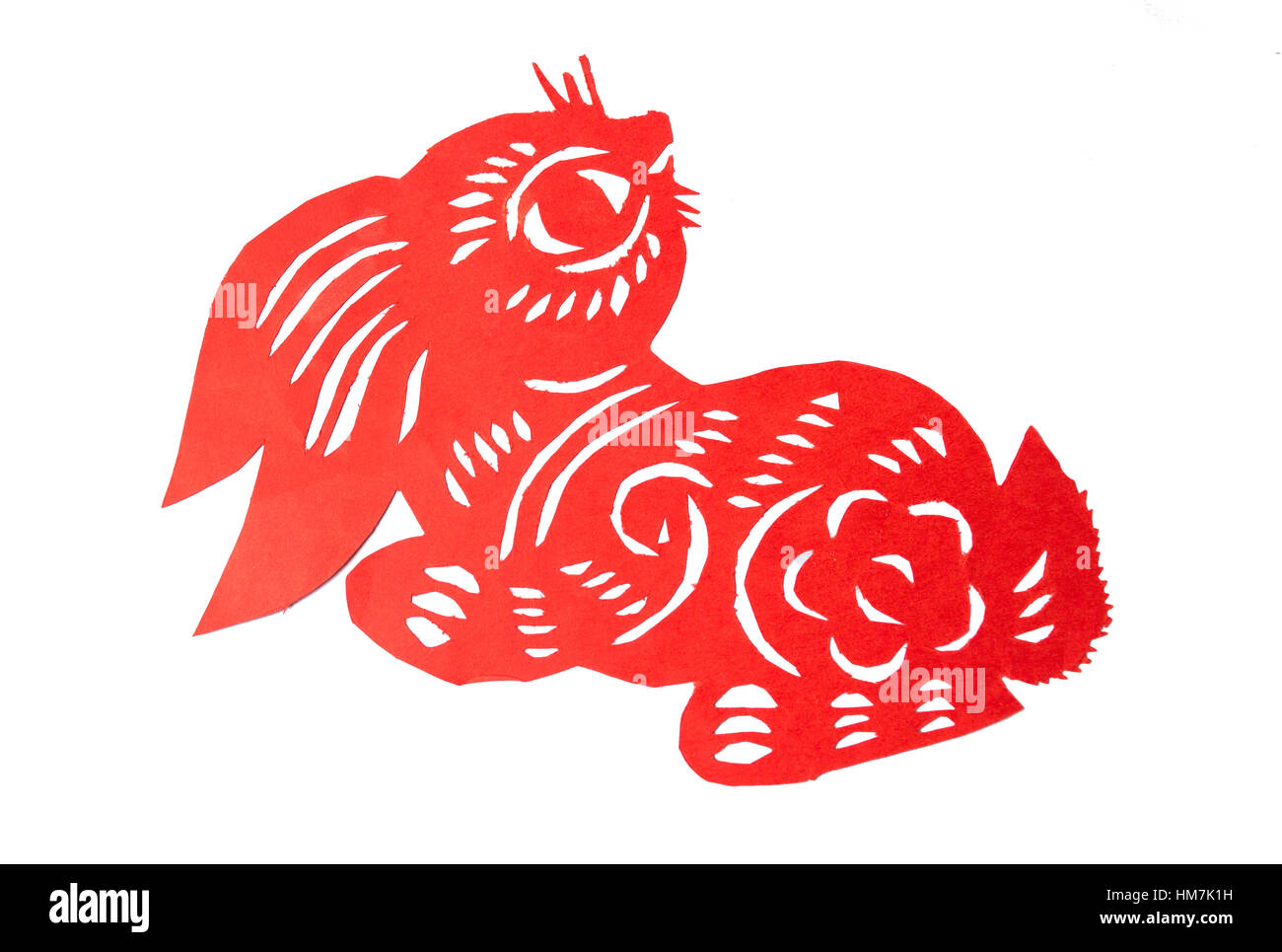 Papel cortado chino rojo conejito forma aislada Foto de stock