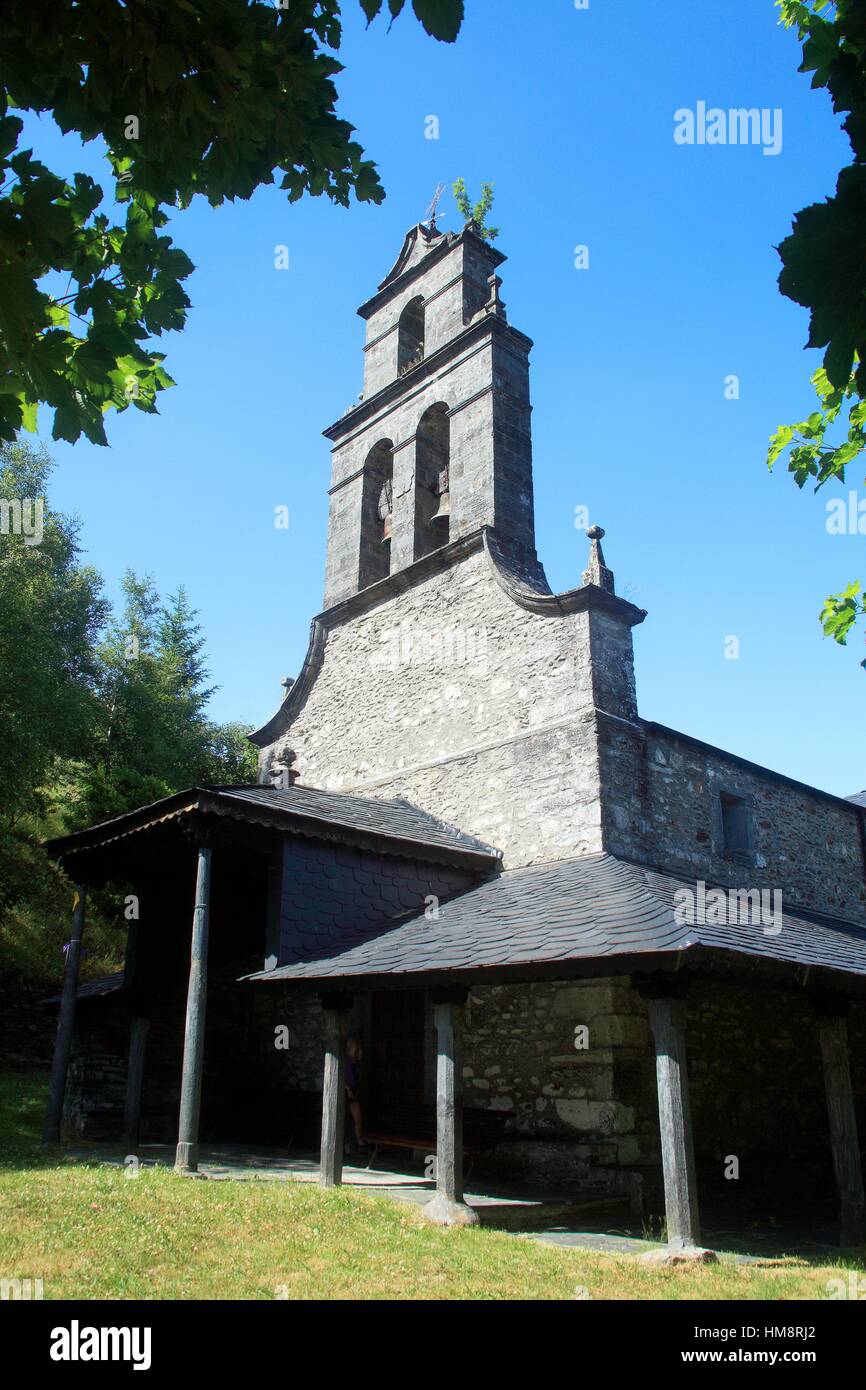 Iglesia de Trascastro de Peranzanes. Valle de Fornela. León Fotografía