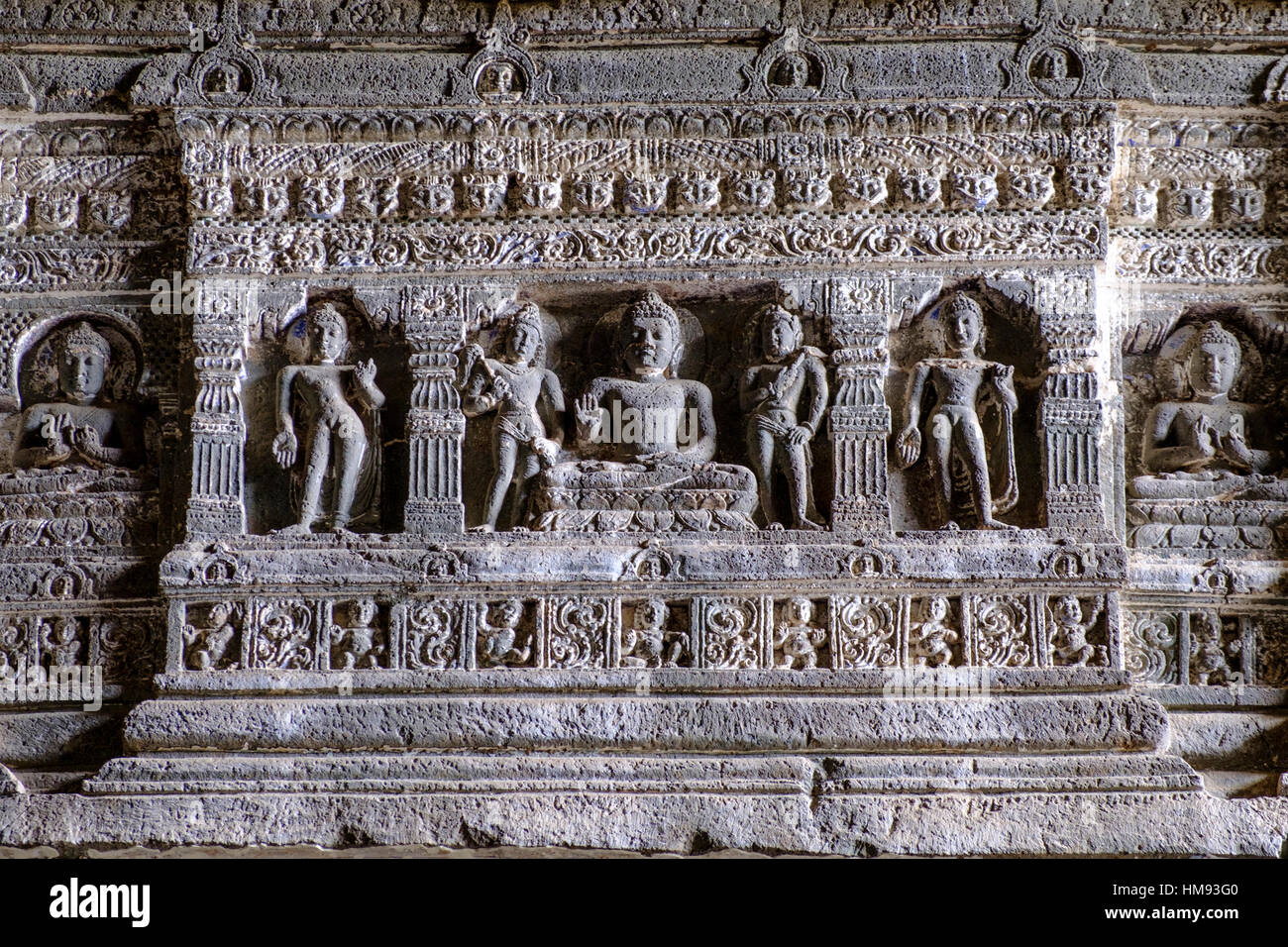Esculturas budistas en las Cuevas de Ajanta, Maharashtra, India Foto de stock