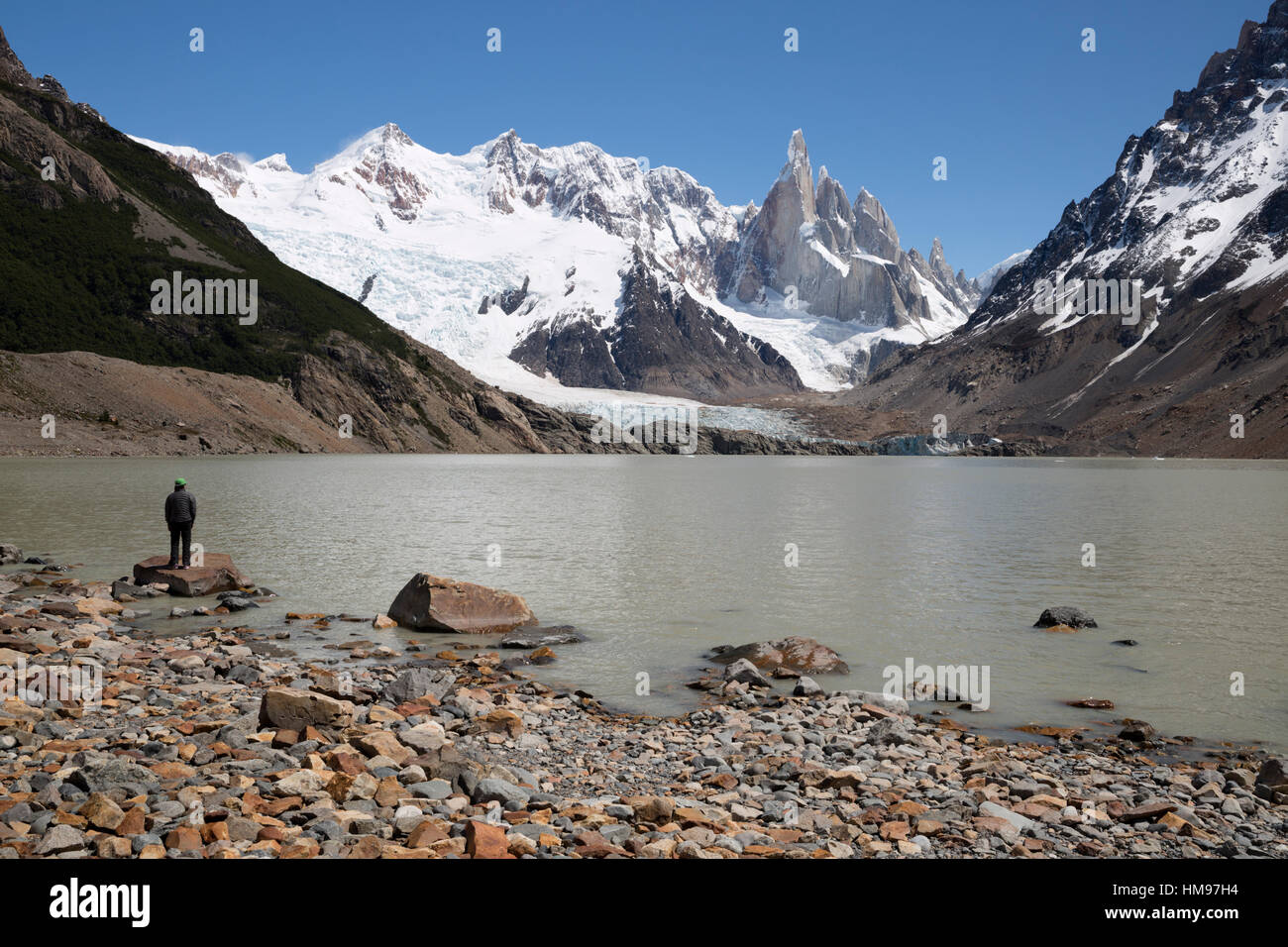 La Laguna Torre con vistas del Cerro Torre y el glaciar Grande, El Chalten, Patagonia Argentina, Sudamérica Foto de stock