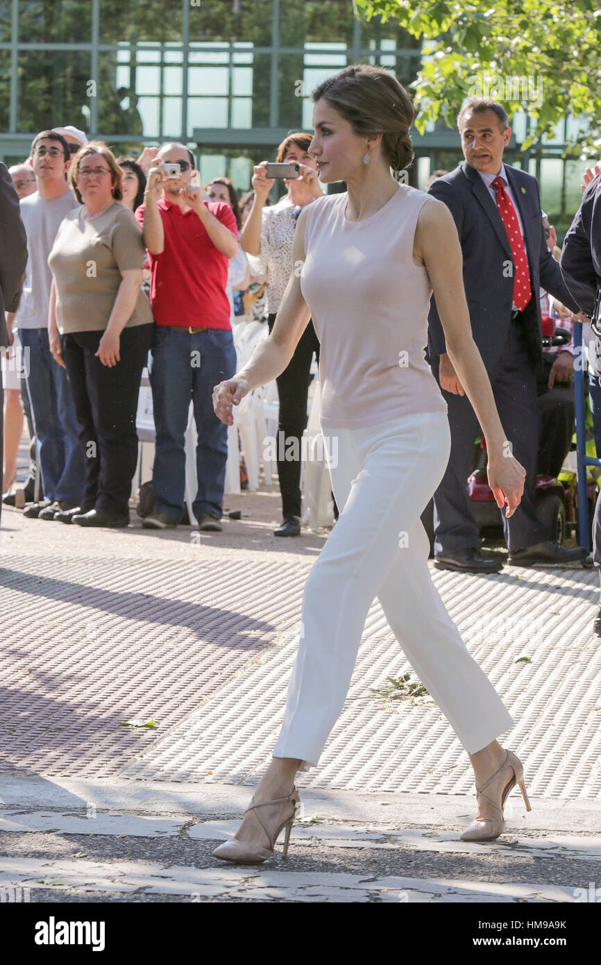 Reina de España Doña Letizia durante su visita a Talavera de la Reina, Ciudad Real, el miércoles 18, mayo de 2016 Foto de stock