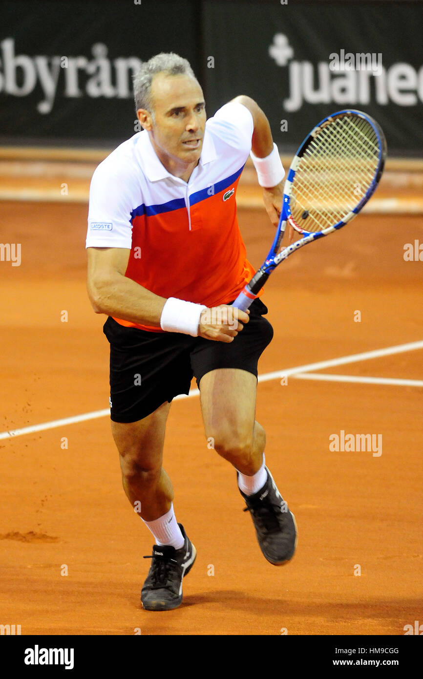 El ex jugador de tenis Alex Corretja durante el torneo de tenis Copa  leyendas en Mallorca el jueves 06 de octubre de 2016 Fotografía de stock -  Alamy