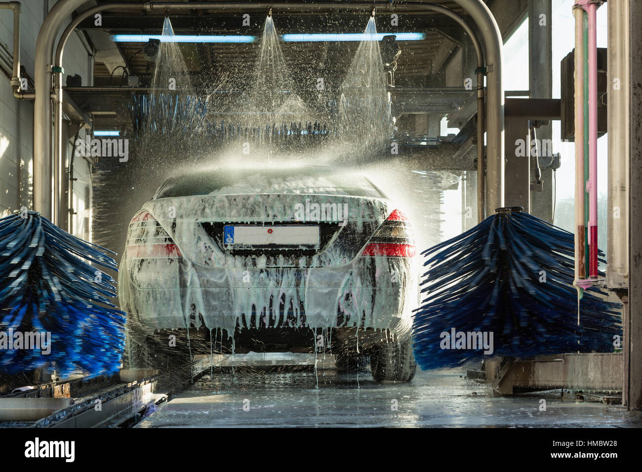 Lavado automático de autos fotografías e imágenes de alta resolución - Alamy