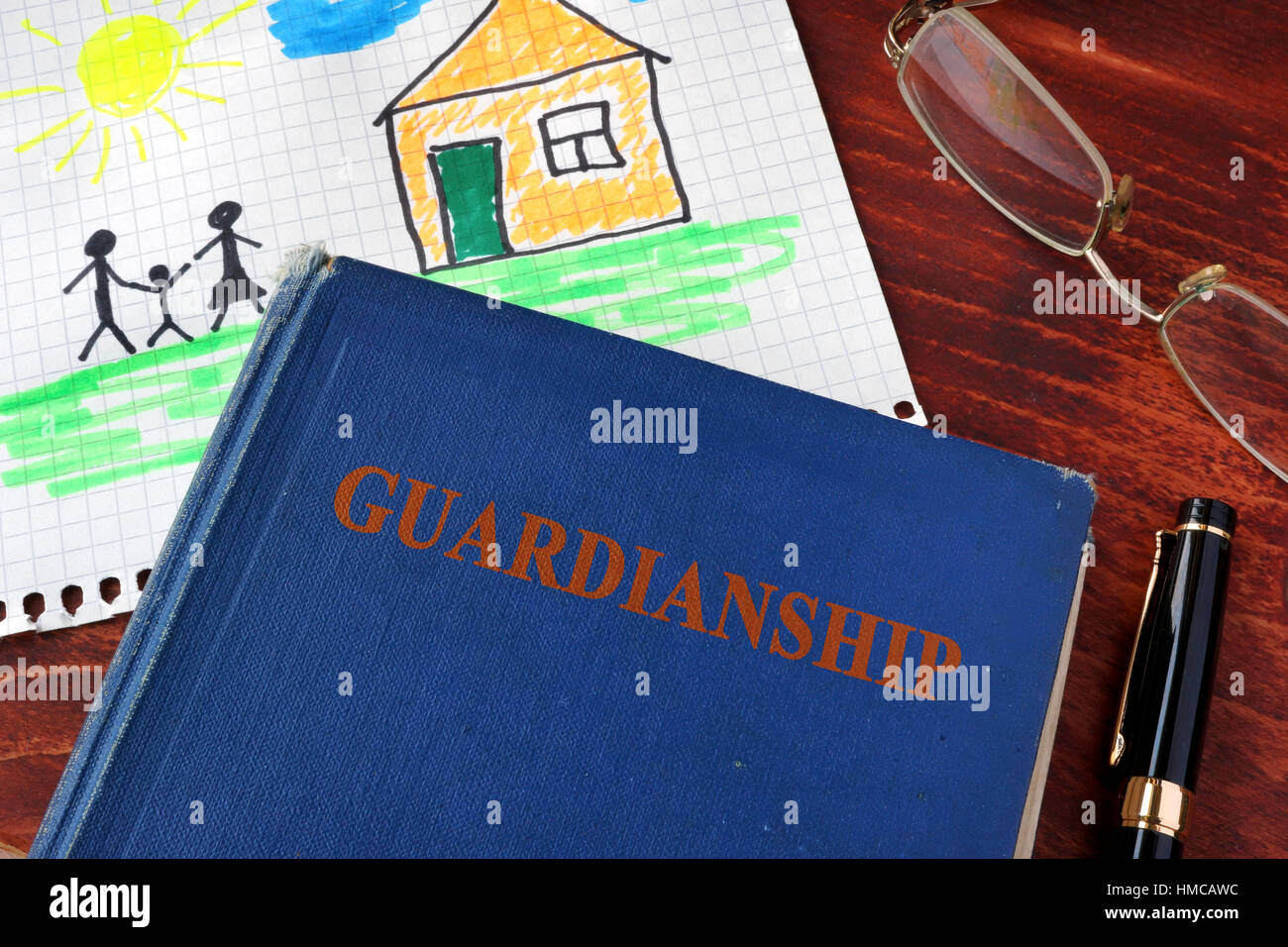 Libro con título Guardianships y foto de los niños. Foto de stock