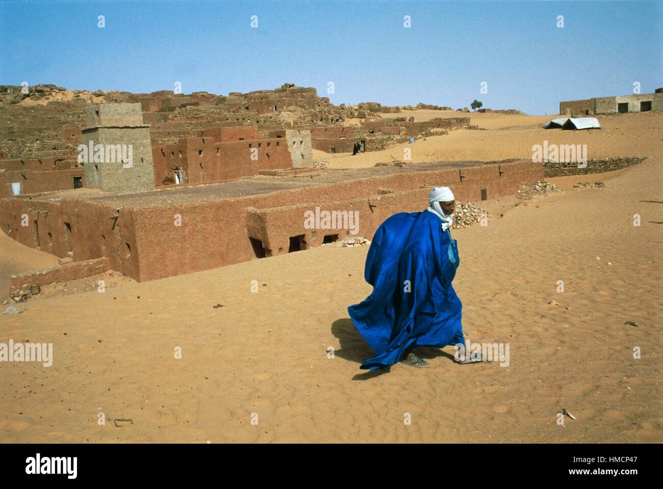 Mezquita y morabito en Ualata (Lista de Patrimonio Mundial de la UNESCO, 1996), Mauritania. Foto de stock