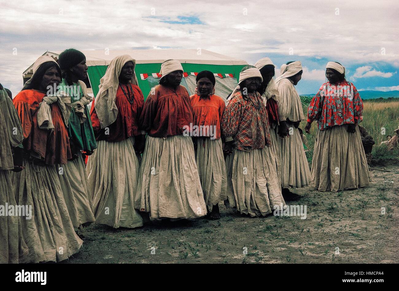 Traditional Tarahumara Clothing Fotos E Imagenes De Stock Alamy