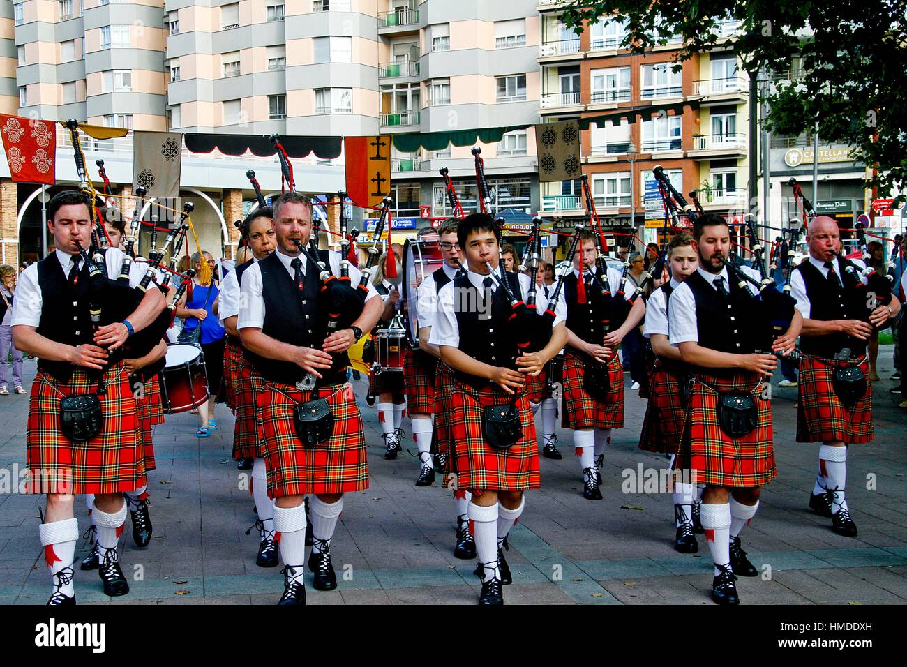 Banda de gaitas escocesas en el Festival celta, Avilés, Asturias, España  Fotografía de stock - Alamy