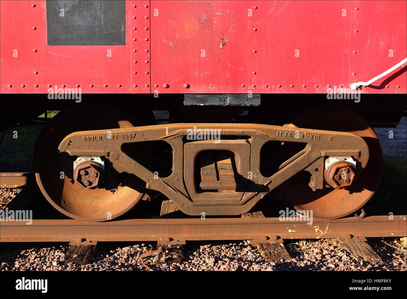 Una Vez Bulliciosa Y Ruidosa Las Ruedas De Los Trenes Están - 