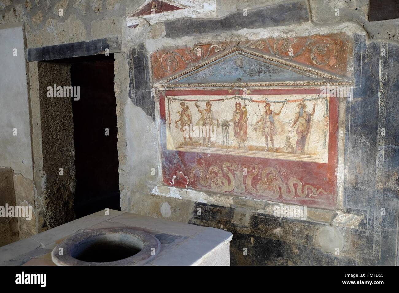 El Thermopolium de Vetutius Placidus, la antigua ciudad romana de Pompeya, cerca de Nápoles, Campania, Italia, Europa Foto de stock