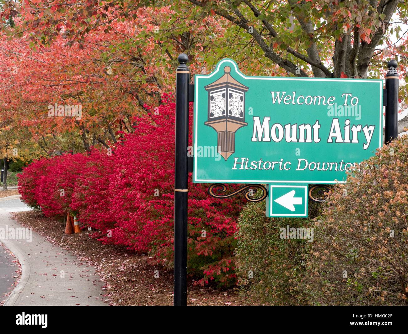 Distrito histórico cartel de bienvenida a Mount Airy North Carolina
