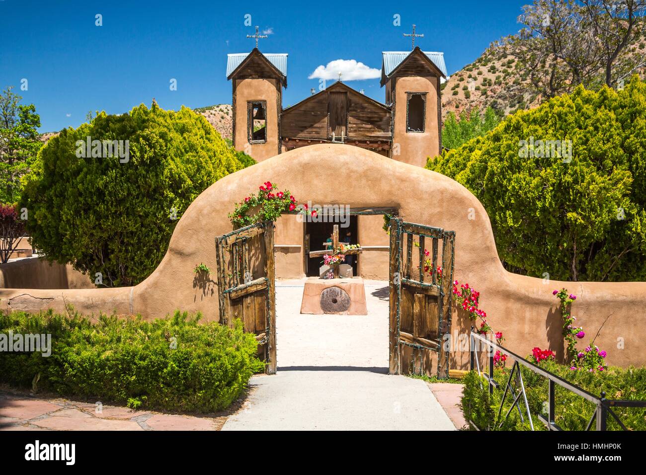 El Santuario de Chimayó es una iglesia católica romana de Chimayó