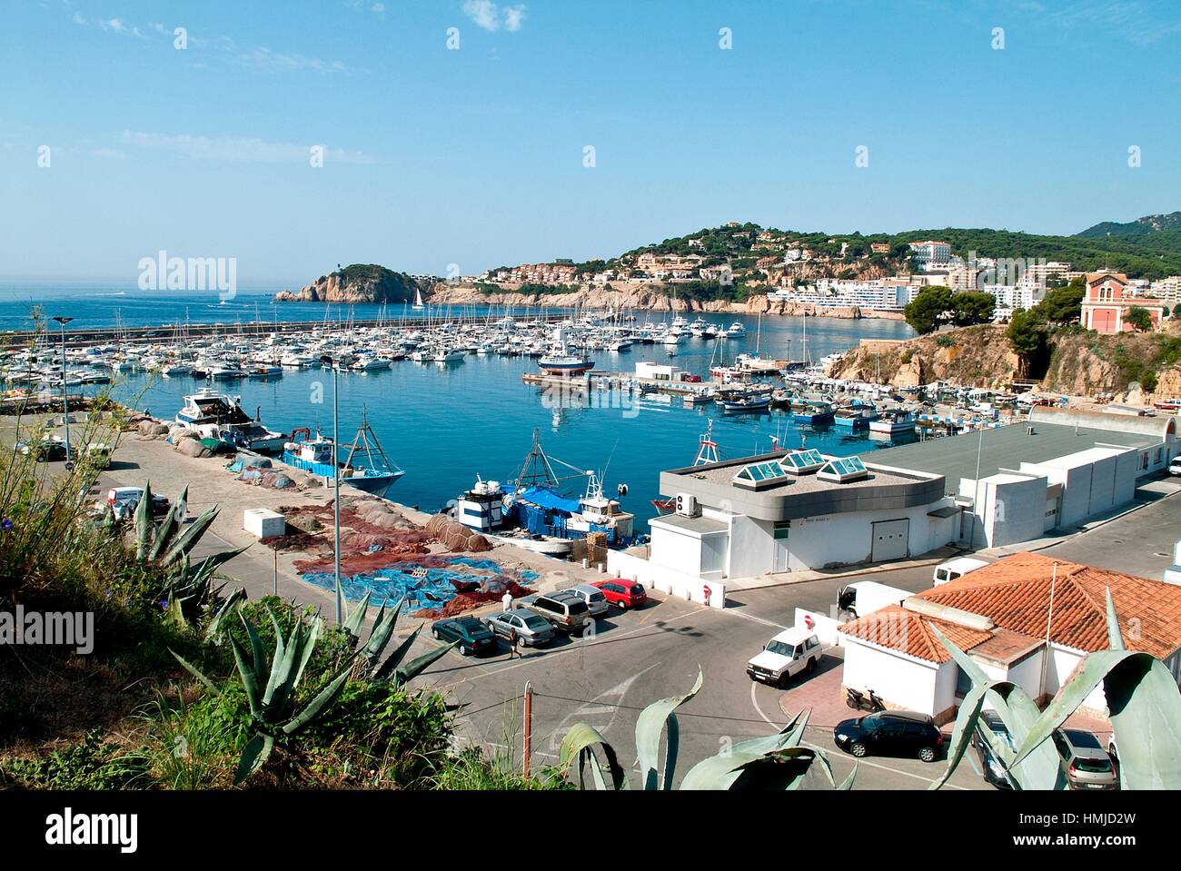 El puerto de Sant Feliu Guixols,alba, Girona, Cataluña, España Fotografía  de stock - Alamy